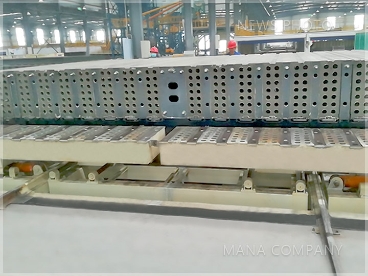 1638867956200526.jpg M03-16型墻板產線-生產現場.jpg